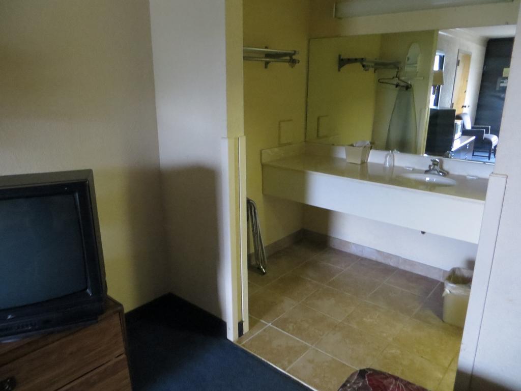 Budgetel Inn & Suites Macon Exteriér fotografie