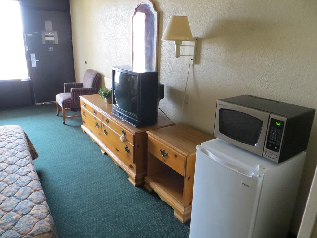 Budgetel Inn & Suites Macon Exteriér fotografie